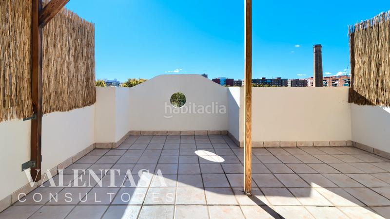 Foto 857bfccf-b096-4475-aa5e-72790b2d3b85. Dachwohnung mit parking in La Creu Coberta Valencia