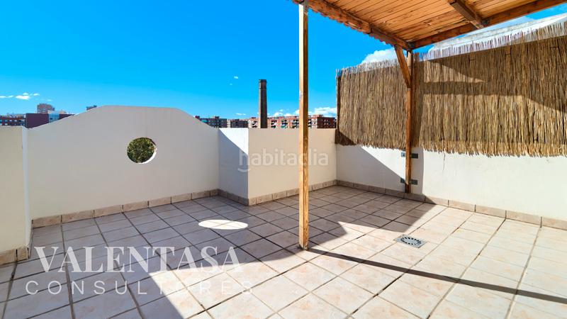 Foto e5fcf751-de37-449e-becf-e265db81478b. Dachwohnung mit parking in La Creu Coberta Valencia