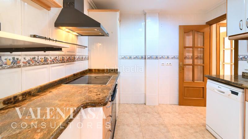 Foto 57cf770b-f353-4515-9409-18f9a3e6d66c. Ático espectacular ático con terraza en albors | 9ª planta para diseñar a tu gusto en Valencia