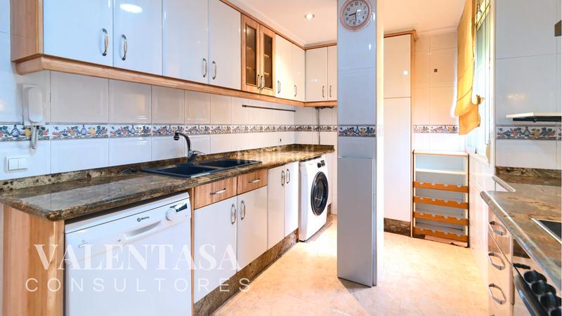 Foto b1219bec-a66f-40b2-a6f1-73d5e843ac25. Ático espectacular ático con terraza en albors | 9ª planta para diseñar a tu gusto en Valencia