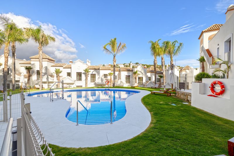 Foto 339734e6-bc49-4277-97d1-df1027c679f8. Casa adossada 239m<sup>2</sup> a calle perú 22 a Valle Romano Golf Estepona