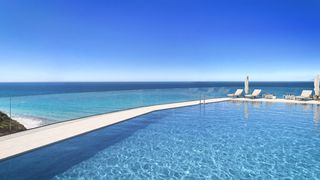 Exclusivos adosados en Algarrobo · Diseño moderno y vistas panorámicas