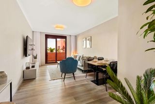 Residencial con vistas al mar en Benahavís — tranquilidad, naturaleza y diseño moderno a 3 km de la 