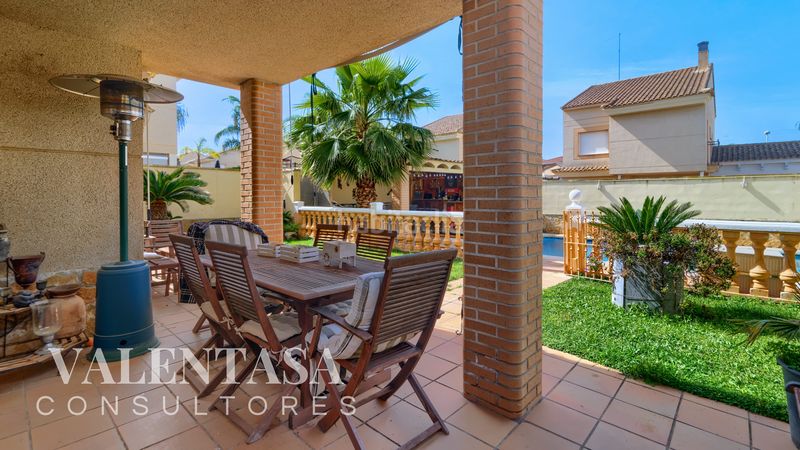 Foto 9e3a8bb1-f074-4024-8780-e98252386772. Xalet amb calefacció aparcament piscina a El Carme-Sant Agustí-Bonavista Eliana (l´)