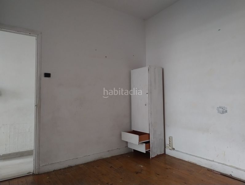 Foto 91d29db6-c825-4b2e-8a4d-8e55f1e5eebe. Edifici a Paradai Lugo