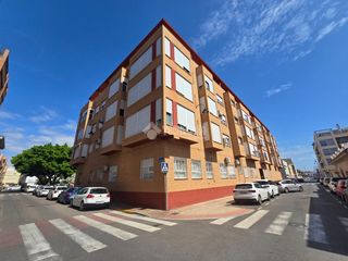 Etagenwohnung in Museros. Piso en venta en museros