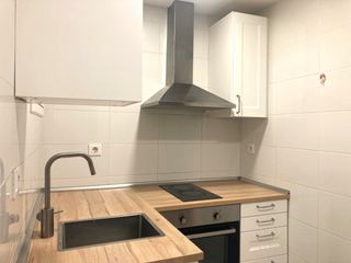 Studio  Carrer esteve grau. Planta baja, local- estudio de 48 m2 construidos 40 útiles, 1 ha