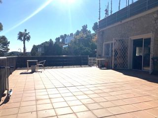 Chalet à Corbera de Llobregat. Espectacular casa a 4 vientos con piscina. totalmente reformada