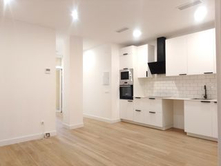 Planta baixa  Carrer de les aigües del llobregat. Planta baja a extenar 2 hab dobles, exterior, amplio porche de e