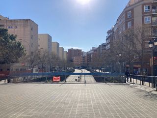 Pis  Carrer de les aigües del llobregat. 3 habitaciones, 4º real sin ascesor, junto metro l5 pubilla casa