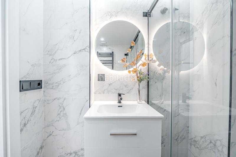 Foto 374f0d1a-44c3-489b-870f-4333a064643d. Pis amb calefacció aparcament piscina a Colina Madrid