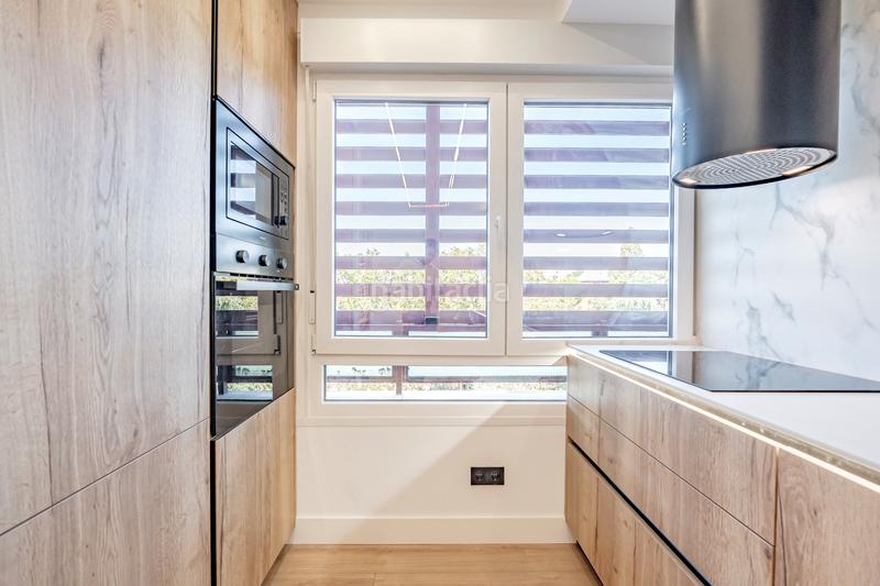 Foto ce17849d-71df-4831-bdb8-898d02671b28. Pis amb calefacció aparcament piscina a Colina Madrid