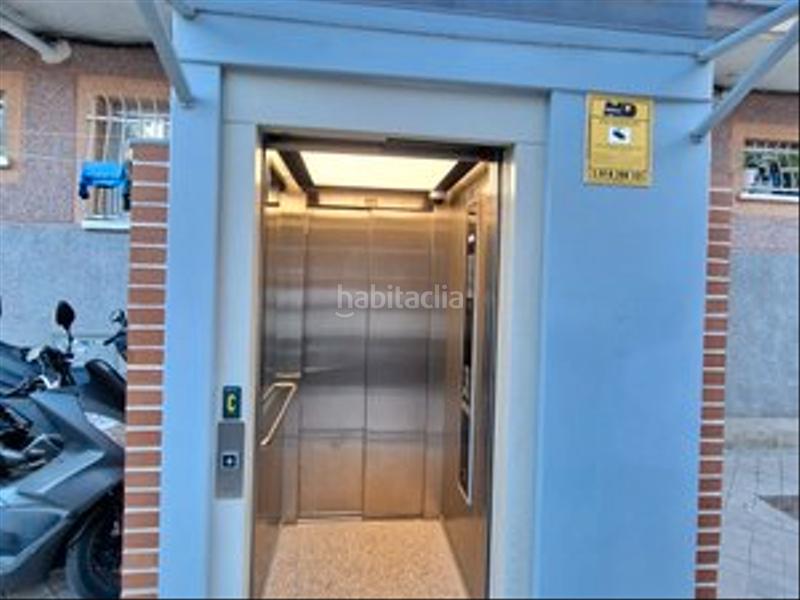 Foto a602a8b6-cfb6-423f-937e-76ba1ffcfedd. Piso en calle de moratalla 9 en Pinar del Rey Madrid