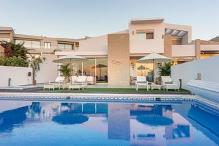 Chalet in Calle alcojora 44. Villa exclusiva en venta en la caleta