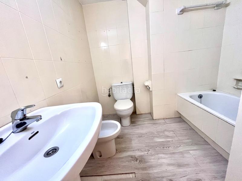 Foto e35ba41b-2302-4a05-a543-57e736bb73cc. Pis a avenida de bonn 8 a Guindalera Madrid