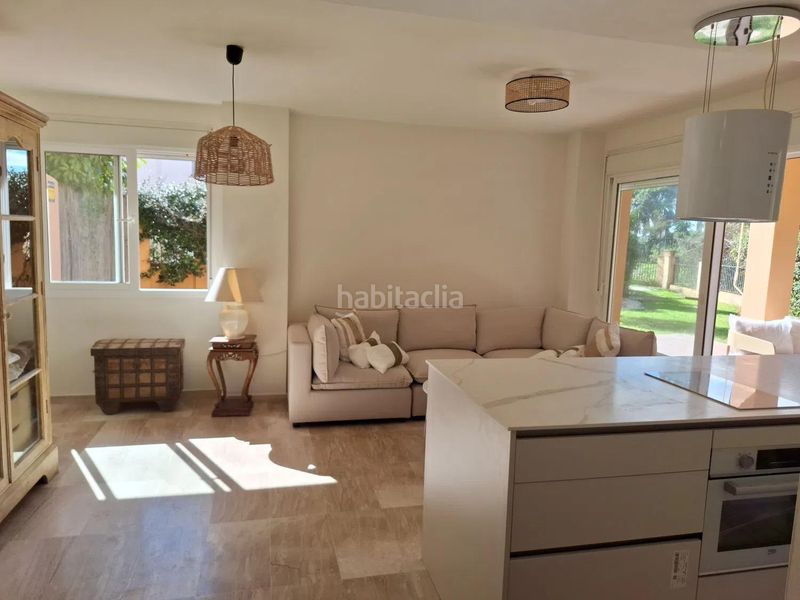 Foto 6551749a-bbe7-4fa1-84d0-256f9a86d331. Planta baixa a avenida 3 89 a Hacienda Las Chapas Marbella
