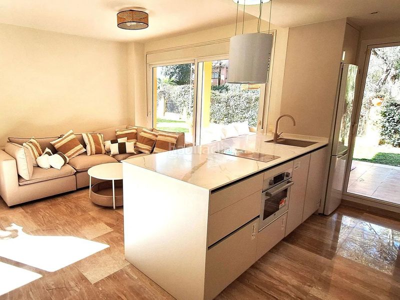 Foto aa669317-ec78-46cb-b909-7f46ee771a7c. Planta baixa a avenida 3 89 a Hacienda Las Chapas Marbella