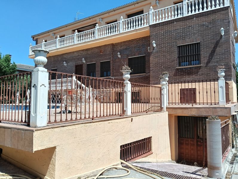 Foto c09bdc62-3106-4752-ba9a-3a0def54317f. Xalet amb xemeneia calefacció aparcament piscina a Calypo Fado