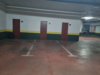 Lloguer Aparcament cotxe a Avenida duques de soria 1. Centro-garaje con trastero