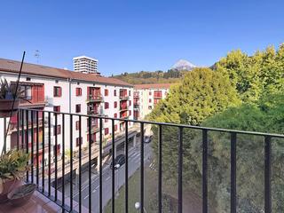 Pis a Arrasate o Mondragón. Piso en venta en centro, 3 dormitorios.