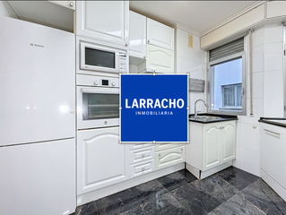 Etagenwohnung in Ensanche. C ramón ortiz de zarate. se vende piso de 164 m2