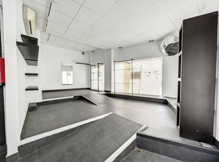 Affitto Locale commerciale in Arrasate o Mondragón. Mondragones kalea, se alquila local acondicionado