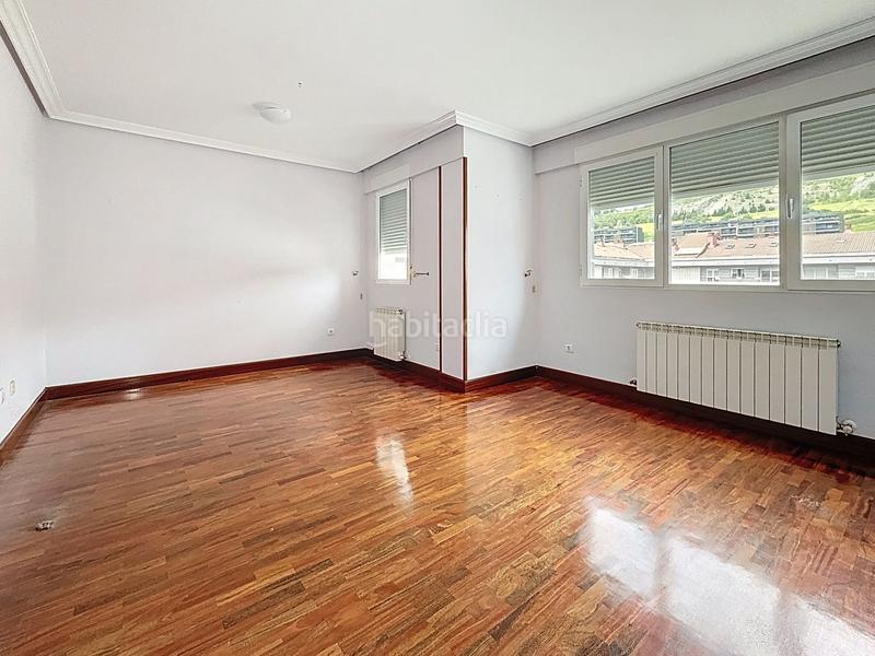 Foto f1634ae3-7e5d-457d-b2f7-4aeae90b3d21. Piso belorrieta kalea, se vende duplex en Aretxabaleta