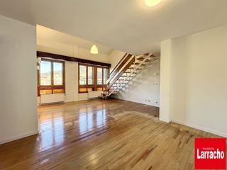 Appartement à Arrasate o Mondragón. Uribe auzoa, se vende piso duplex