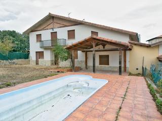 Maison à Iruña Oka / Iruña de Oca. Villodas. se vende chalet