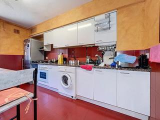 Flat in Eskoriatza. Aramburuzabala kalea, se vende piso.