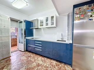 Flat in Aretxabaleta. Loramendi kalea, se vende piso con camarote.