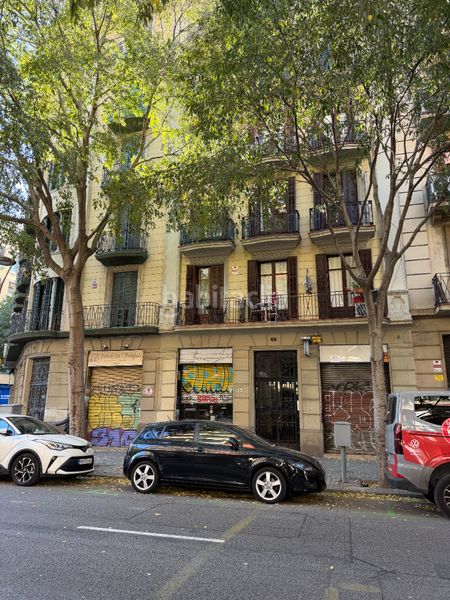 Foto 665627d6-0f92-4c8e-bf91-0d633424d468. Local comercial a carrer d'entença 33 a Sant Antoni Barcelona