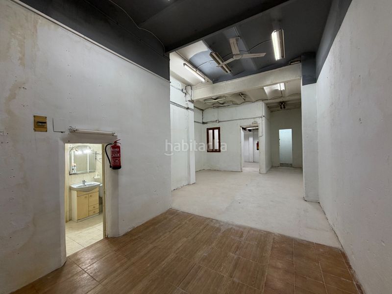 Foto 9d281812-ee9f-444c-a082-242899c72ae2. Local comercial a carrer d'entença 33 a Sant Antoni Barcelona