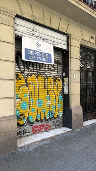 Foto 0385bbc6-69d9-46a7-913b-af4b7c614d81. Local comercial a carrer d'entença 33 a Sant Antoni Barcelona
