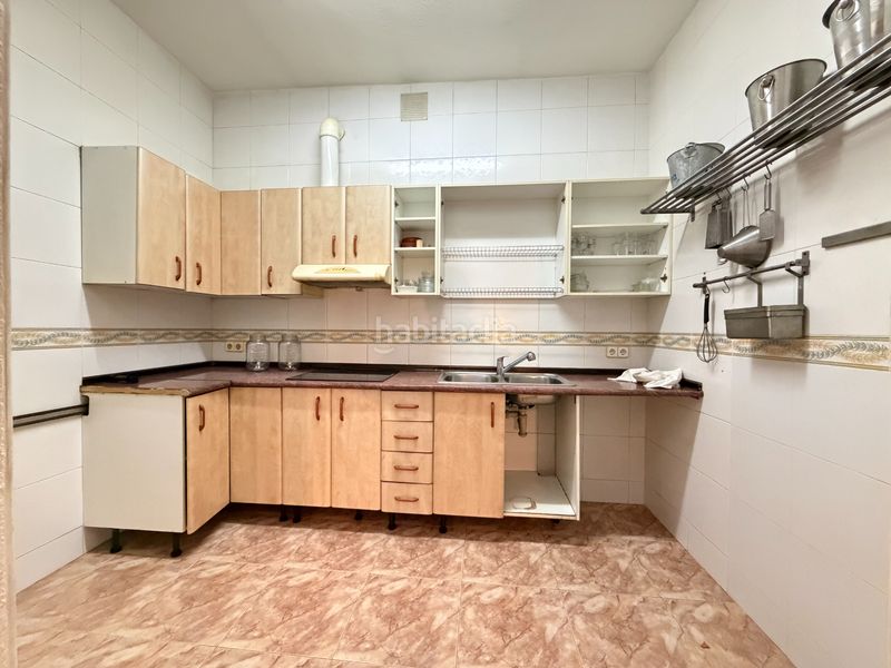 Foto 085ed88a-3f31-4c27-b036-9ff71939850a. Local comercial a carrer d'entença 33 a Sant Antoni Barcelona