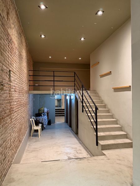 Foto 5eeed4fe-3e02-4fb4-9b00-e81369b9ac74. Local comercial a carrer d'entença 33 a Sant Antoni Barcelona