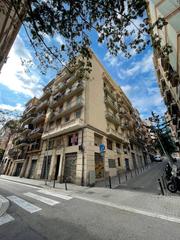 Appartement dans Carrer de salv 75. Gran oportunidad poble sec