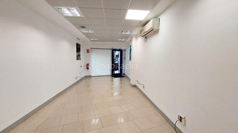 Foto b47b71ee-172c-45d1-b3b0-4c651edb2c37. Alquiler local comercial local en buen estado en Barri de les Corts Barcelona