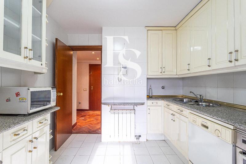 Foto 0b7f9527-face-448b-8864-7bd046e925bf. Piso en Ríos Rosas-Nuevos Ministerios Madrid