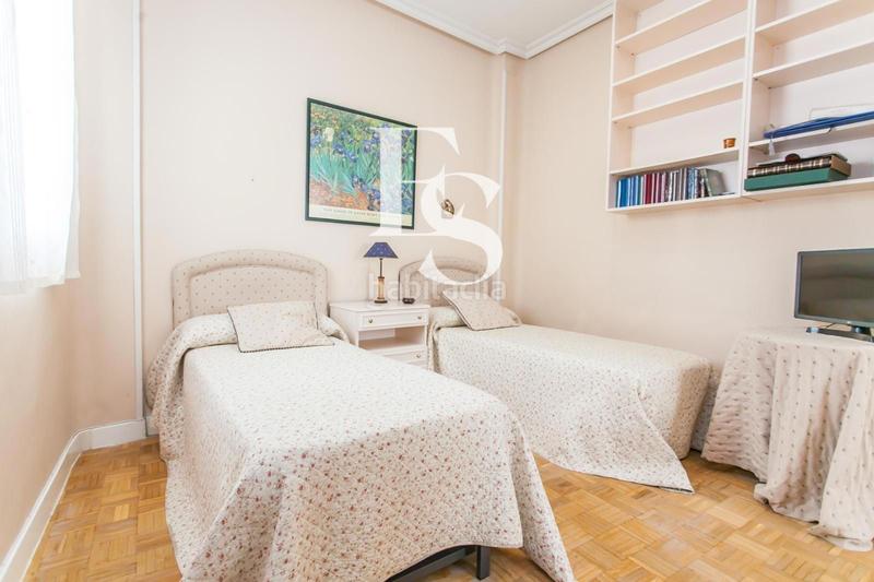 Foto 60c67fb2-8d38-42a7-b477-5632065acb57. Pis amb aparcament a Trafalgar Madrid