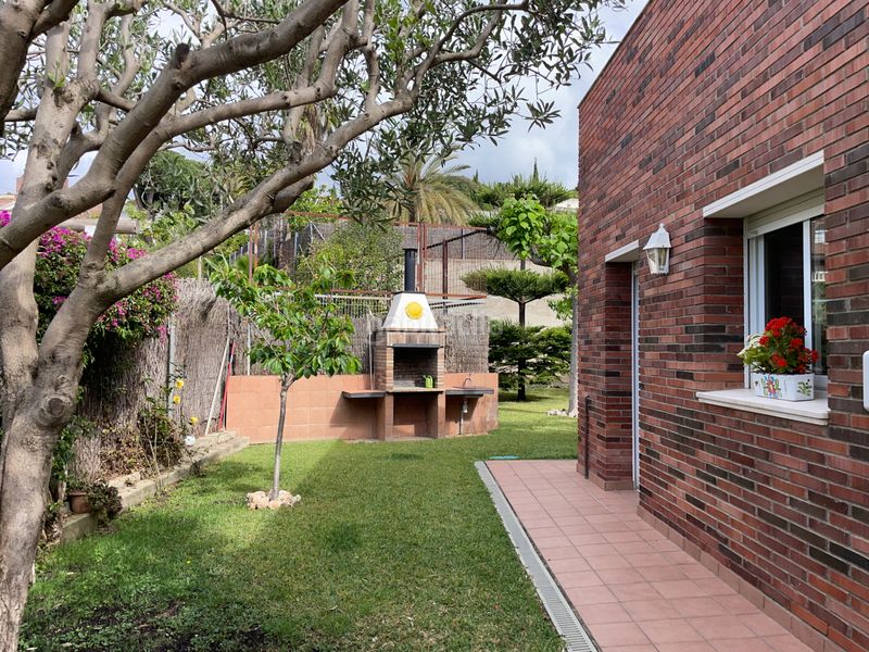 Foto 69fa7c08-e250-44c1-8747-78effcd4c894. Casa amb xemeneia calefacció piscina a Sant Vicenç Platja Sant Vicenç de Montalt