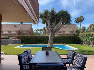 Casa en Sant Vicenç Platja. Casa independiente para vivir en una planta cerca de la playa