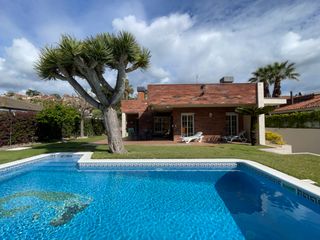 Casa a Sant Vicenç Platja. Casa independiente para vivir en una planta cerca de la playa
