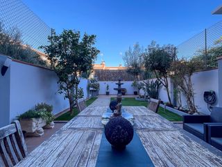 Casa adossada a Camí de la Serra. Casa adosada con jardín y barbacoa.