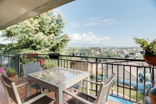 Maison à Lliçà d´Amunt. Casa independiente con jardín, piscina y vistas al montseny
