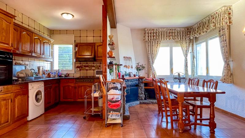 Foto 4bd80642-ece4-4d63-b328-682039312370. Casa  en venta con 6 habitaciones y piscina. en Argentona