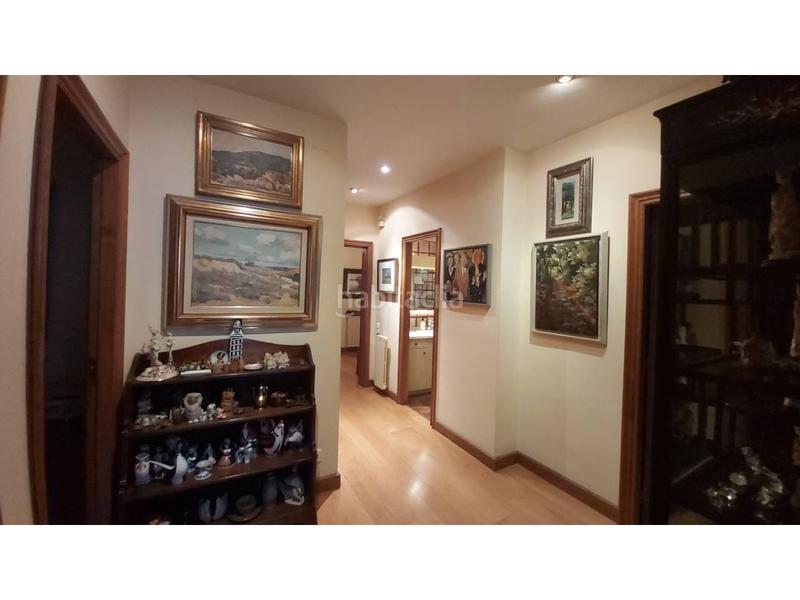 Foto 9060e520-8e95-48bc-906d-13741b9e4321. Dúplex amb calefacció aparcament piscina a Eixample Sant Cugat del Vallès