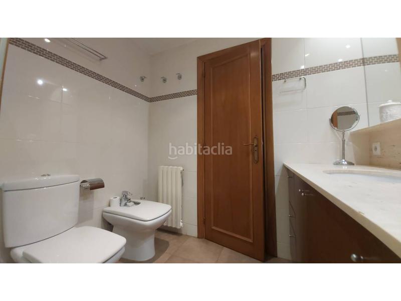 Foto 3766d9e8-d51d-4cb5-a7b7-b510c55a0e54. Zweistöckige wohnung mit heizung parking pool in Eixample Sant Cugat del Vallès