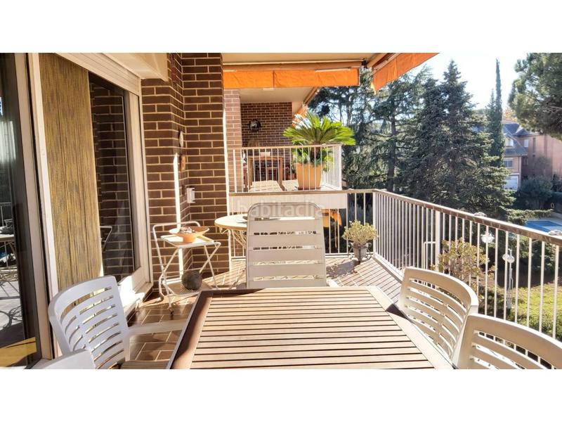 Foto d4d19741-2b8f-480b-bab5-d47511e768f3. Zweistöckige wohnung mit heizung parking pool in Eixample Sant Cugat del Vallès