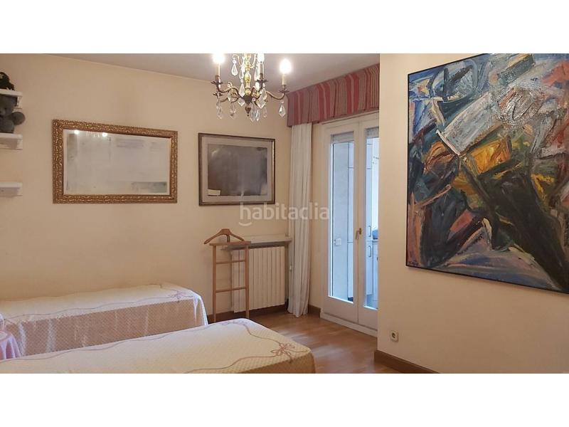 Foto d50d1fef-2e7e-415c-b399-7b56adf4f9fc. Zweistöckige wohnung mit heizung parking pool in Eixample Sant Cugat del Vallès